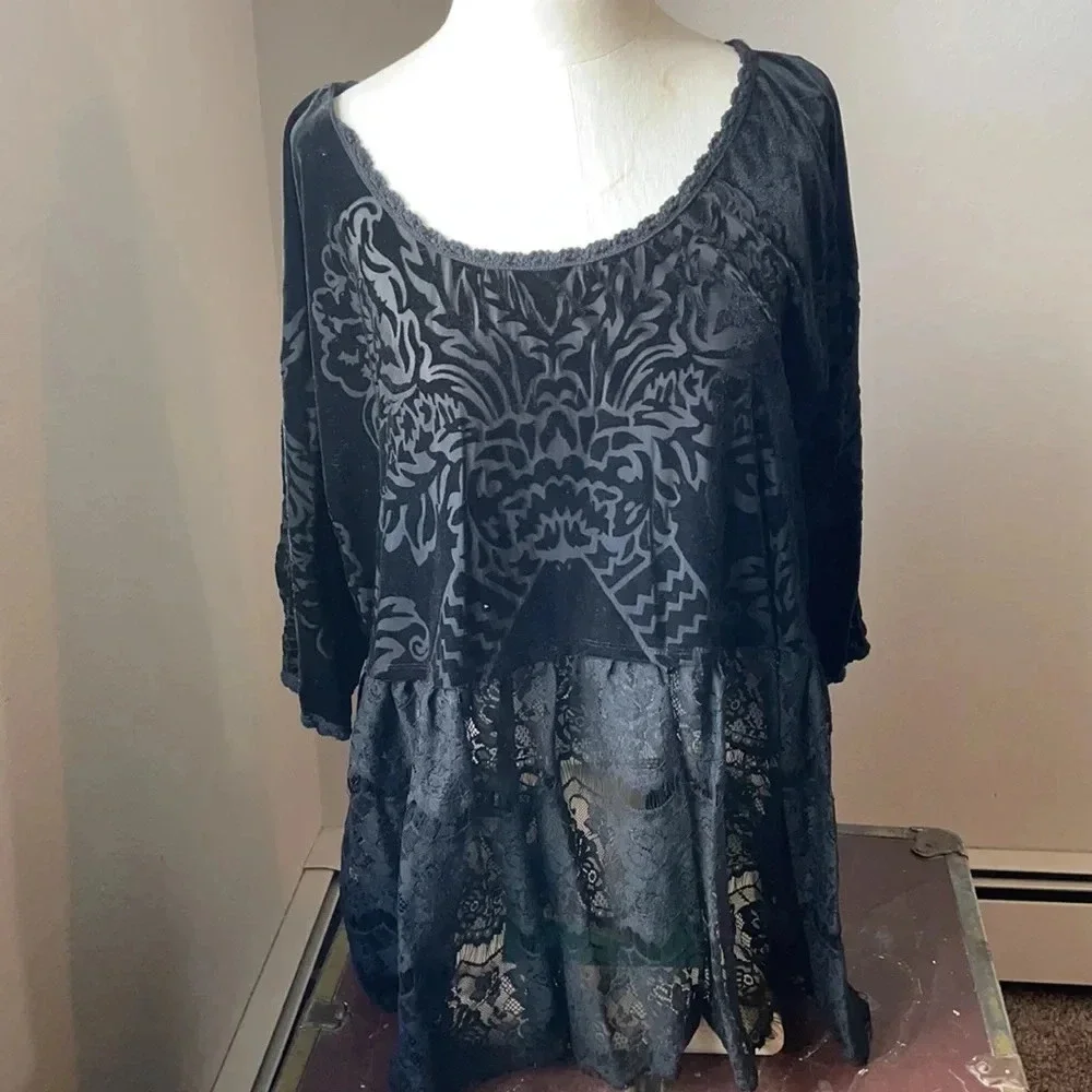 27. Free People Black Velvet Flowy Top Xs